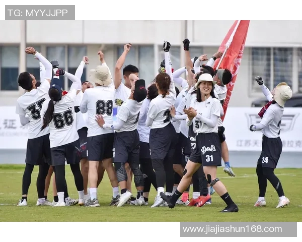 南京飞盘队在世界滑板锦标赛中的耐力表现引发热议与关注