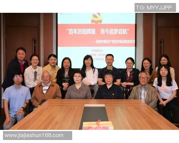 李秀英的羽毛球之路：从梦想起航到辉煌成就的心路历程