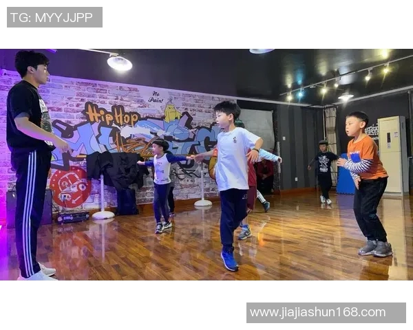 深圳街舞队心理素质的变革与挑战探讨热议街舞文化的深层影响 深圳街舞队心理素质的变革与挑战探讨热议街舞文化的深层影响