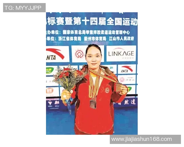 全国锦标赛回顾：成都篮球队展现卓越团队协作精神与默契配合